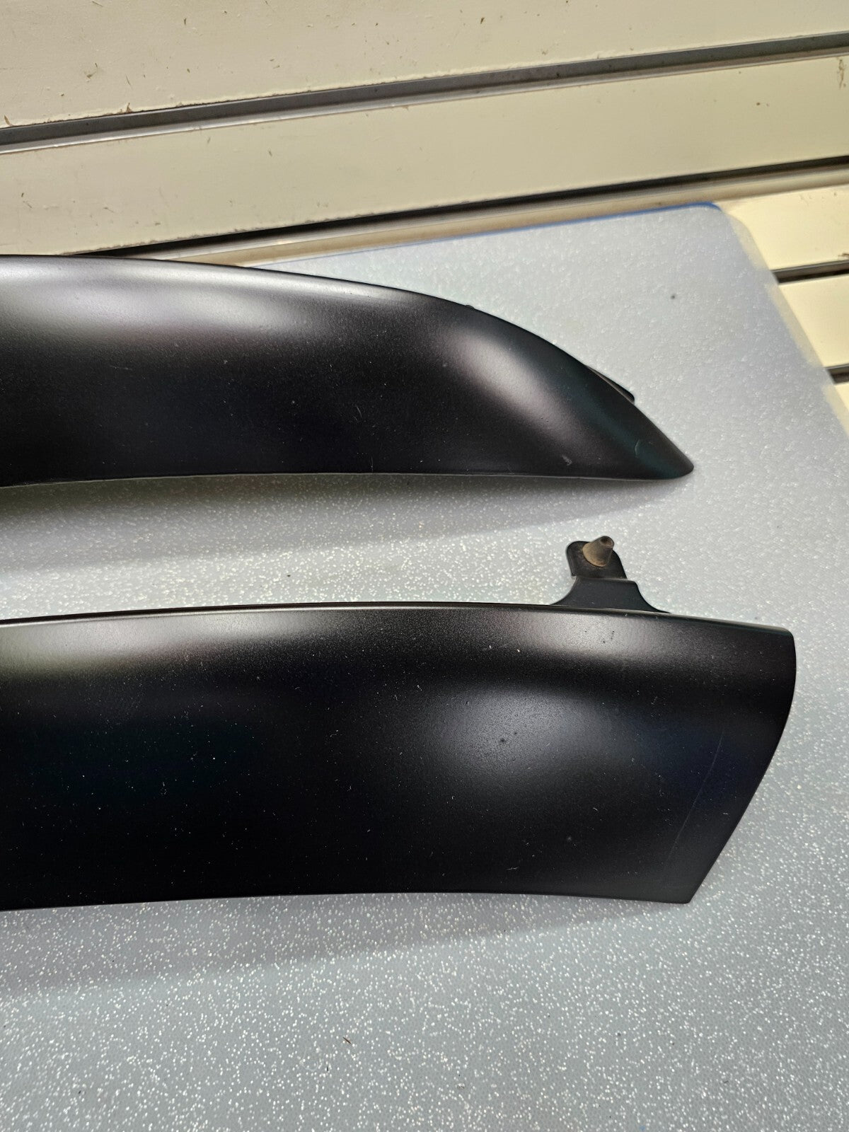 🔥02-09 ENVOY REAR LEFT/RIGHT D-PILLAR EXTERIOR HATCH TRIM MOLDING SET OEM