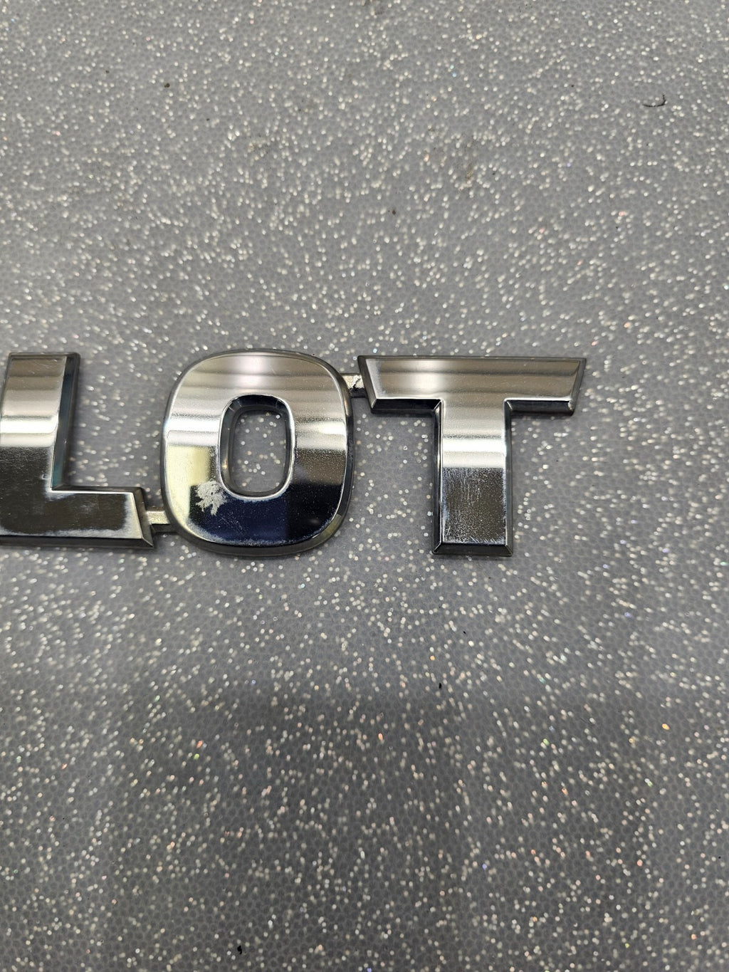 🔥2003-2008 HONDA PILOT REAR LID CHROME CENTER EMBLEM LOGO NAMEPLATE BADGE OEM