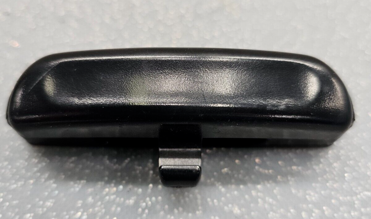 🔥02-06 TOYOTA CAMRY LEXUS ES300 ES330 PRIUS CONSOLE COVER ARMREST LATCH BLACK