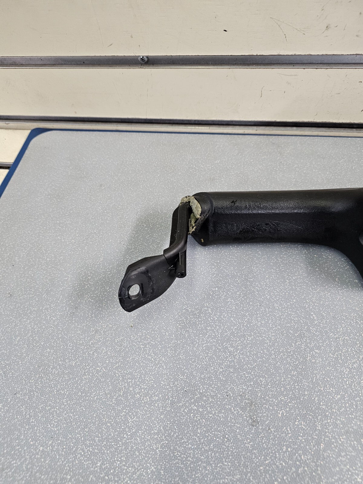 🔥02-09 TRAILBLAZER Door Panel ARMREST Pull Handle FrontRIGHT Passenger BLACK H4