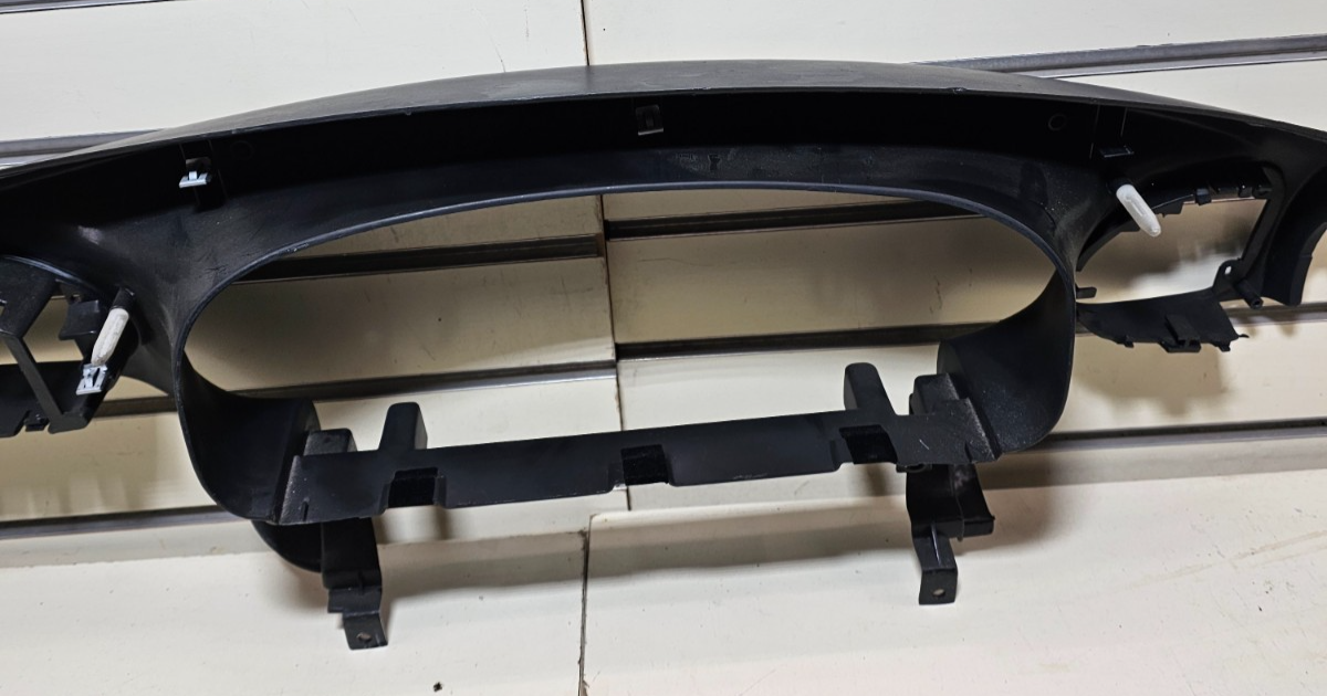 96-00 Caravan Voyager Dash instrument cluster Speedometer Tachometer Bezel Black