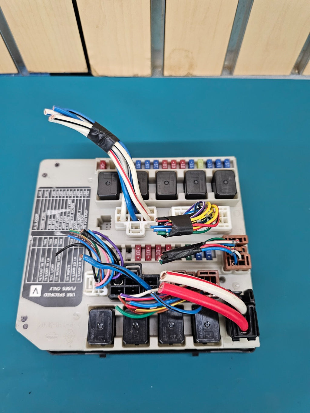 2007-2012 Nissan Sentra Under Hood IPDM Fuse Box Frame Relay Control Module Unit
