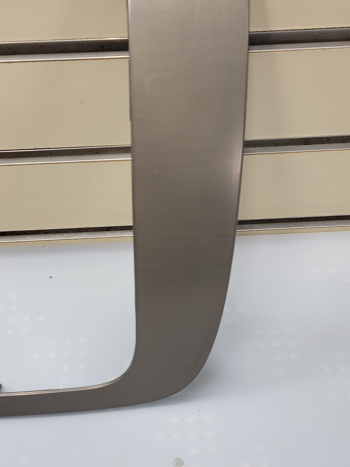 🔥07-13 SUBURBAN TAHOE YUKON CENTER DASH RADIO BEZEL TRIM SILVER