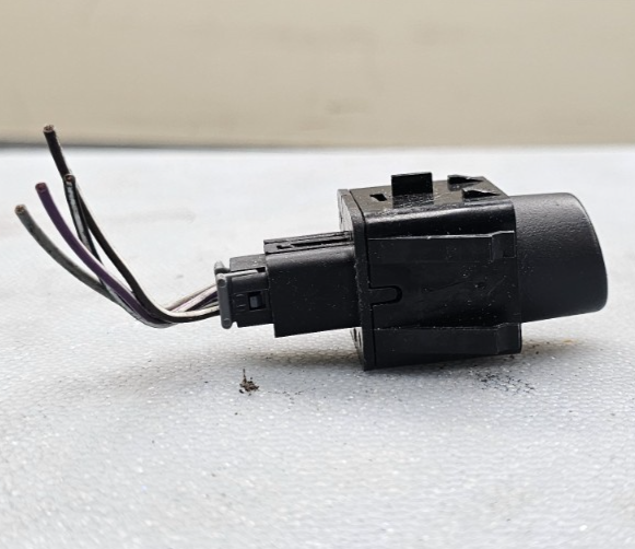 03-05 Saturn Ion Fog Light Foglight Lamp Traction Control Switch Assembly Black