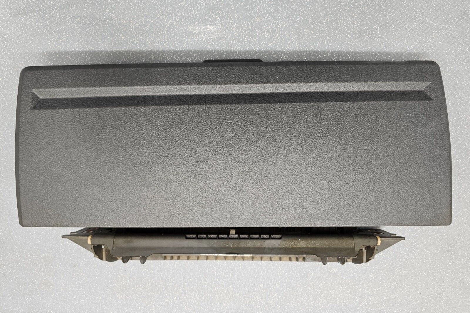 🔥13-18 DODGE RAM LARAMIE UPPER GLOVE BOX STORAGE COMPARTMENT DOOR ASSEMBLY GRAY