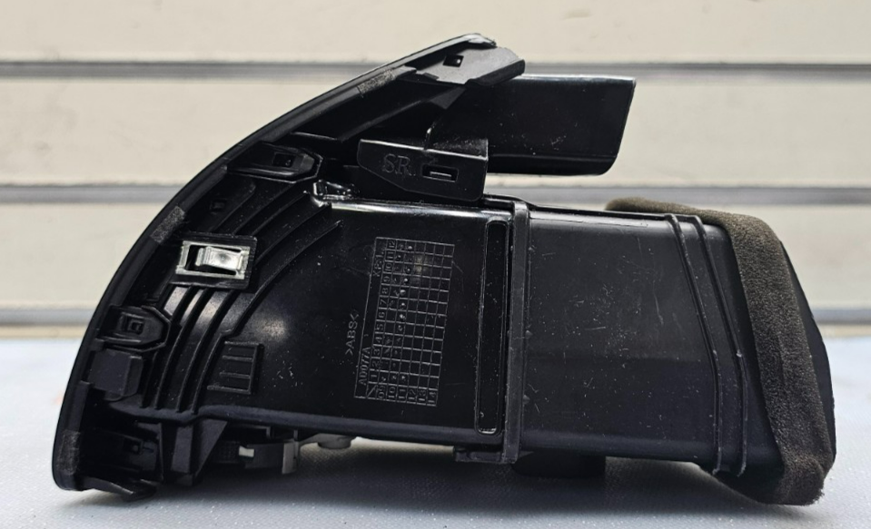 🔥11-13 Kia Sorento Dash Right Passenger A/C Heater Air Vent Duct Grille OEM