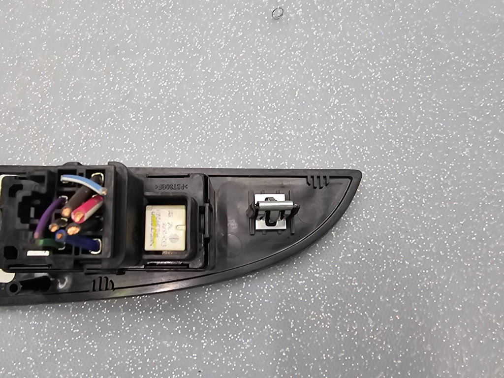 🔥07-13 Suburban Yukon Rear Left Driver Master Window Switch Assembly SILVER WS5