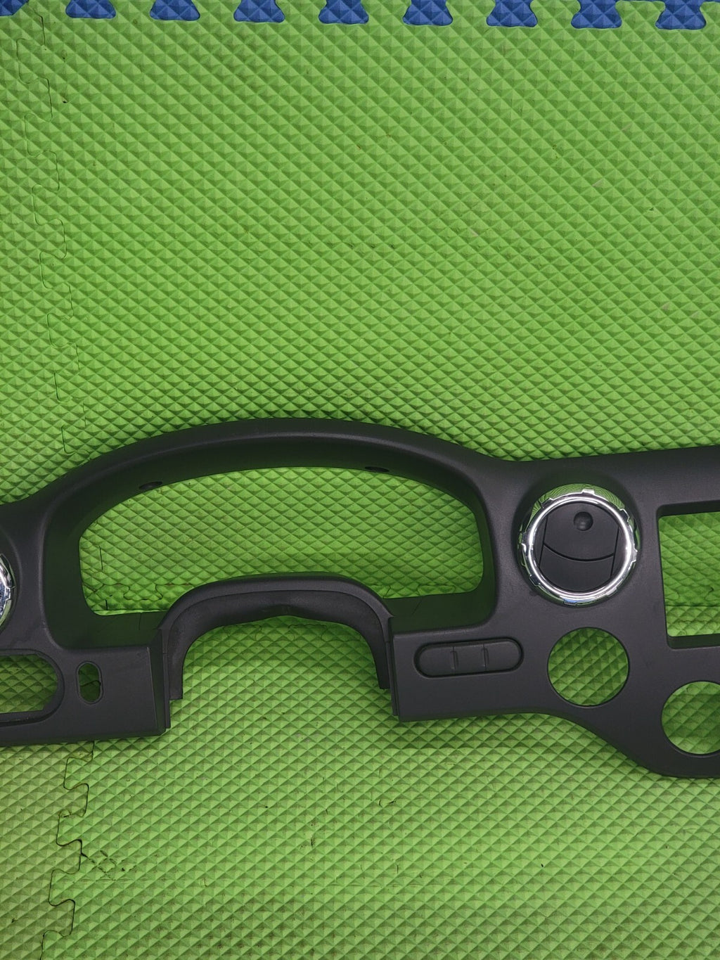 2003-2006 ford Expedition 4x4 Gauge Cluster Bezel Radio Manual Climate Control