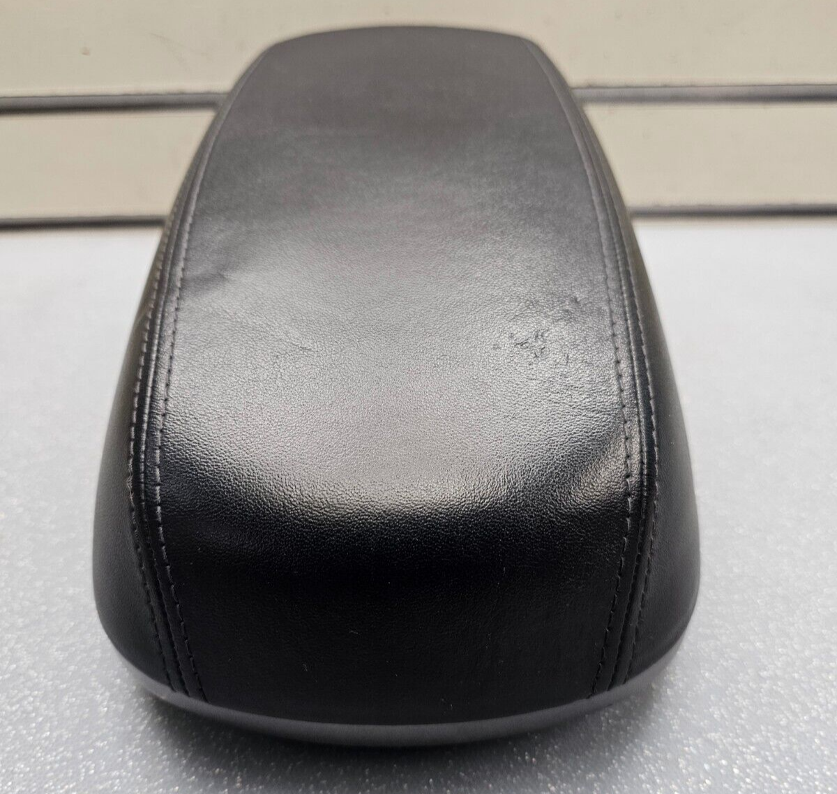 14-15 Tucson Front Floor Center Console Lid Cover Top Pad Armrest Storage Black