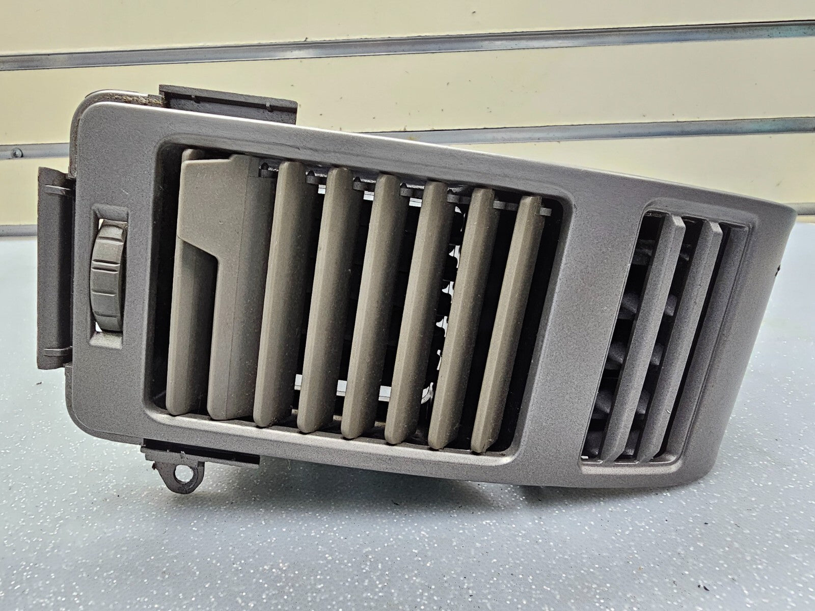 05-15 TITAN ARMADA QX56 DASH RIGHT PASSENGER AIR VENT HEATER FILTER CONDITIONER