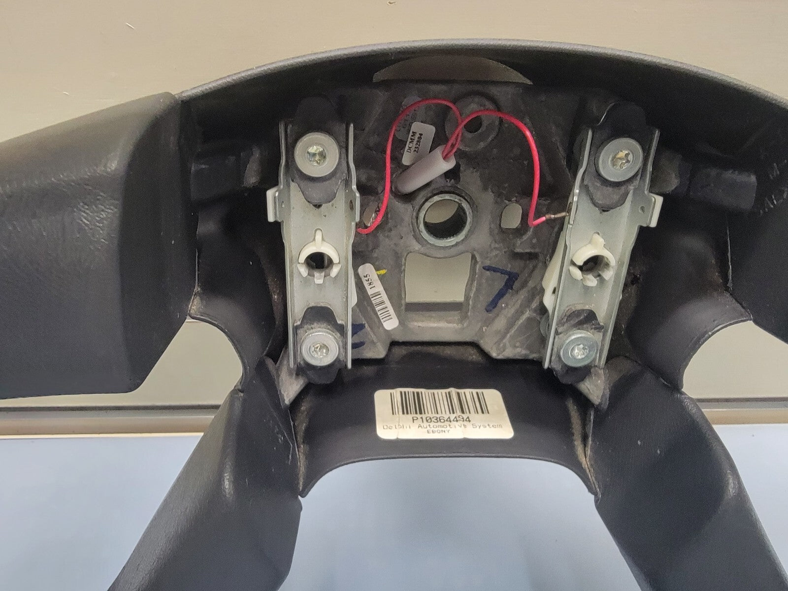 02-09 Trailblazer Envoy03-06 SILVERADO SIERRA YUKON STEERING WHEEL LEATHER BLACK