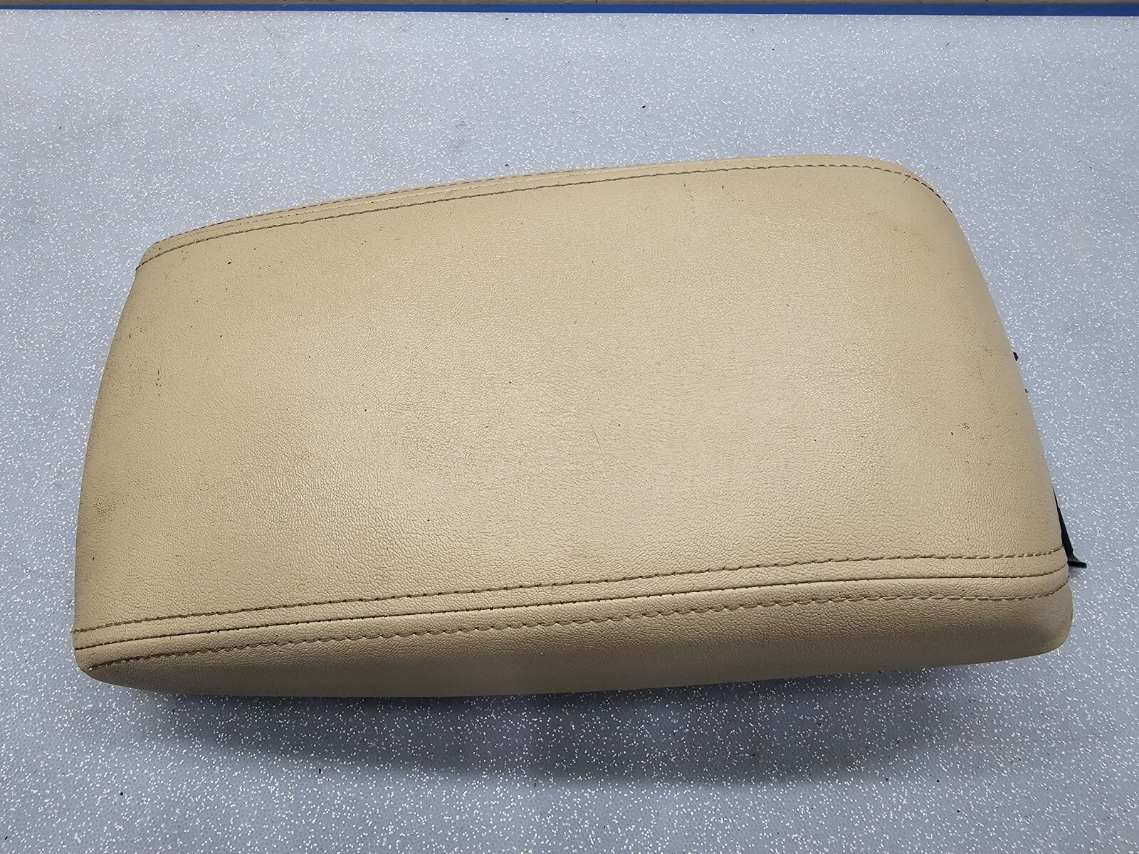 🔥09-13 Mazda 6 Center Console Leather Armrest Lid Top Pad Storage Assembly Tan