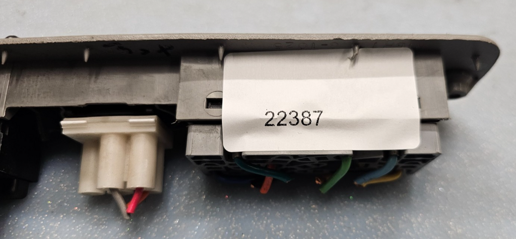 🔥1999-2002 Cadillac Escalade Tahoe Passenger Seat Control Switch Gray OEM