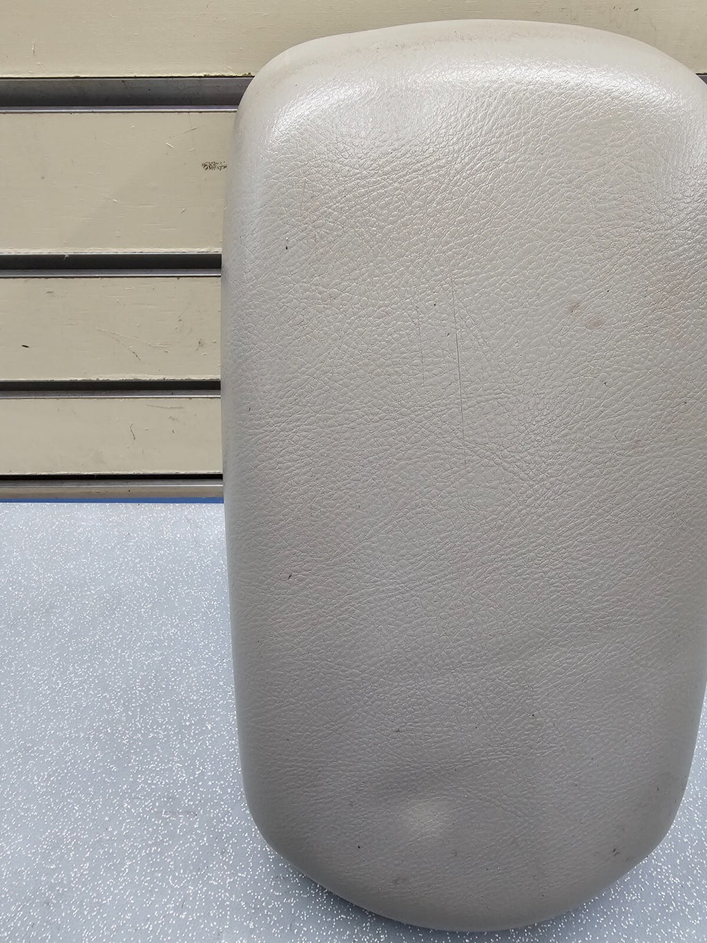 06-12 Toyota RAV4 Center Console Armrest Lid Cover Top Leather Assembly LT GRAY