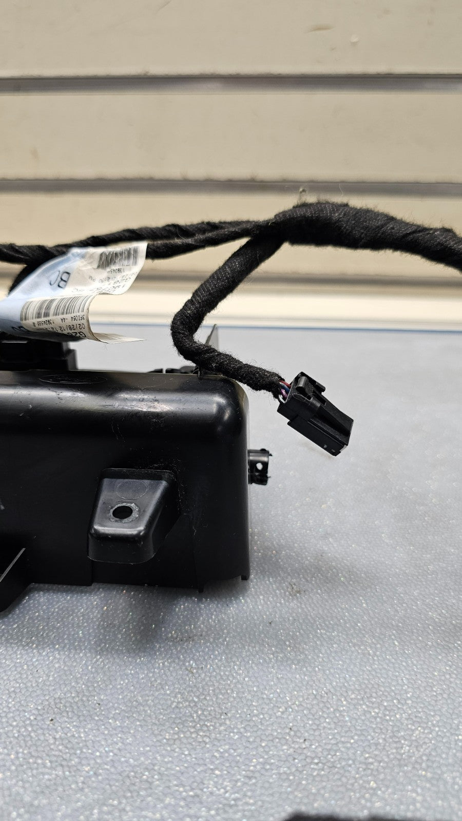 🔥 13-18 LINCOLN MKT REAR POWER OUTLET BLACK OEM