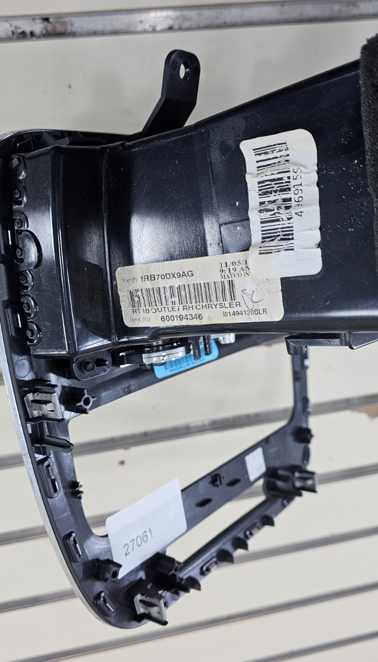 🔥11-16 TOWN COUNTRY GRAND CARAVAN DASH RADIO BEZEL TRIM INSTRUMENT PANEL BLACK