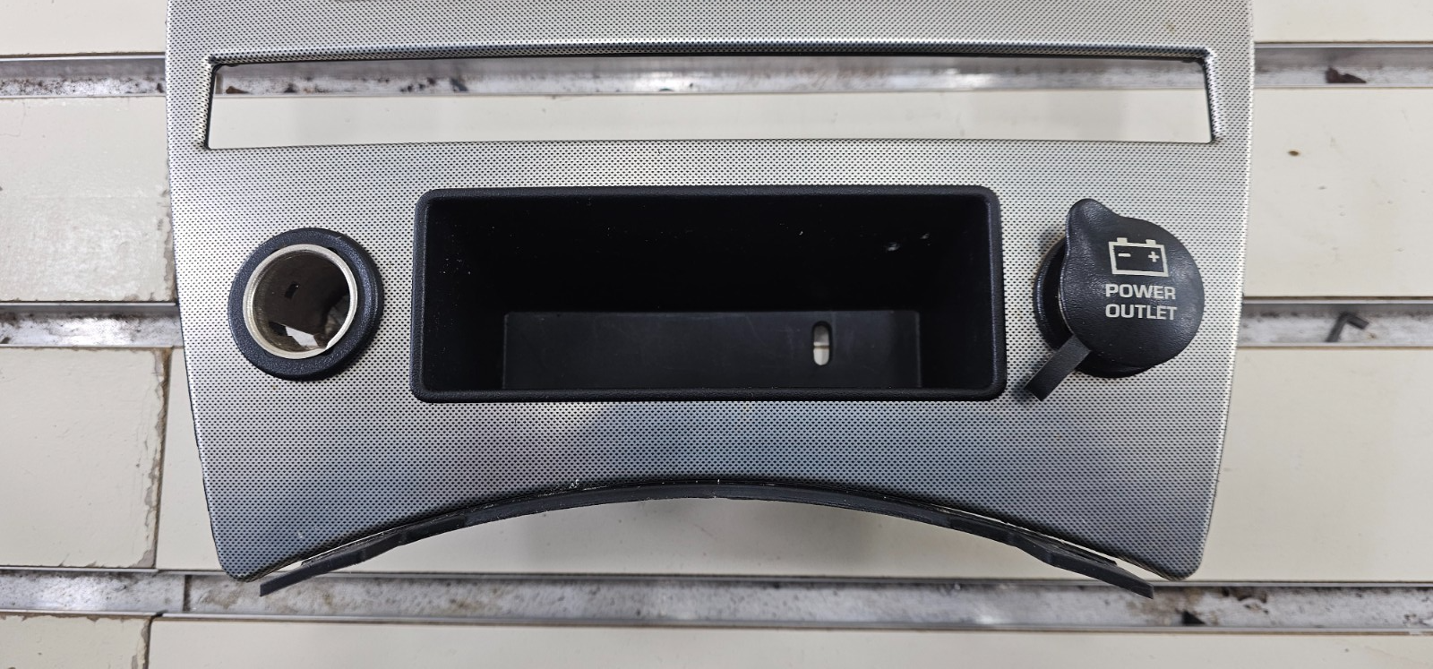 🔥05-07 JEEP GRAND CHEROKEE DASH PANEL RADIO SURROUND TRIM BEZEL SILVER OEM B70