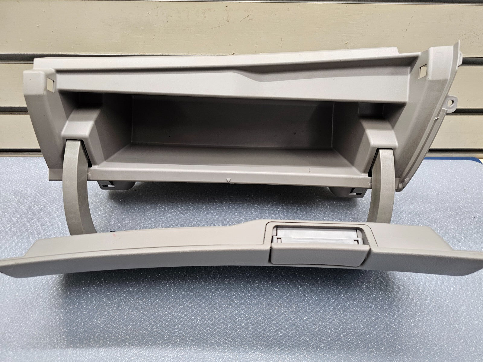 🔥09-13 Toyota Corolla Dash UPPER GLOVE BOX Storage Compartment Door GRAY OEM