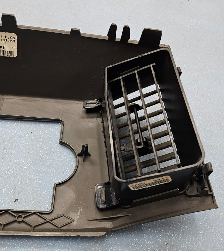 🔥05-07 Grand Cherokee Radio Dash Bezel Trim Surround Vent SLATE DK GRAY B30