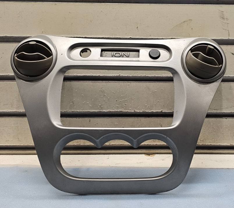 🔥03-07 Ion Radio Dash Display Stereo A/C HVAC Climate Control Bezel Silver