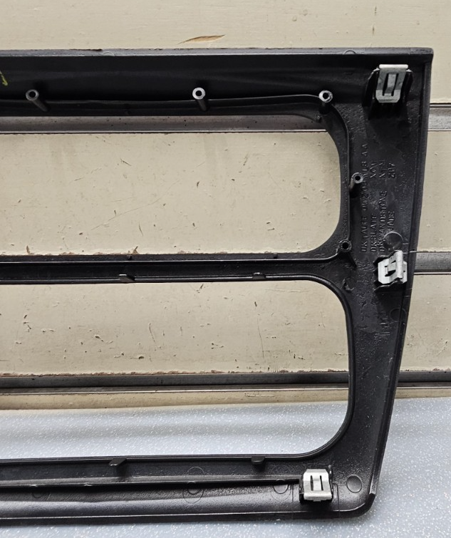 🔥03-06 Stratus Sebring Dash AM FM Radio Stereo Display Trim Panel Bezel Black