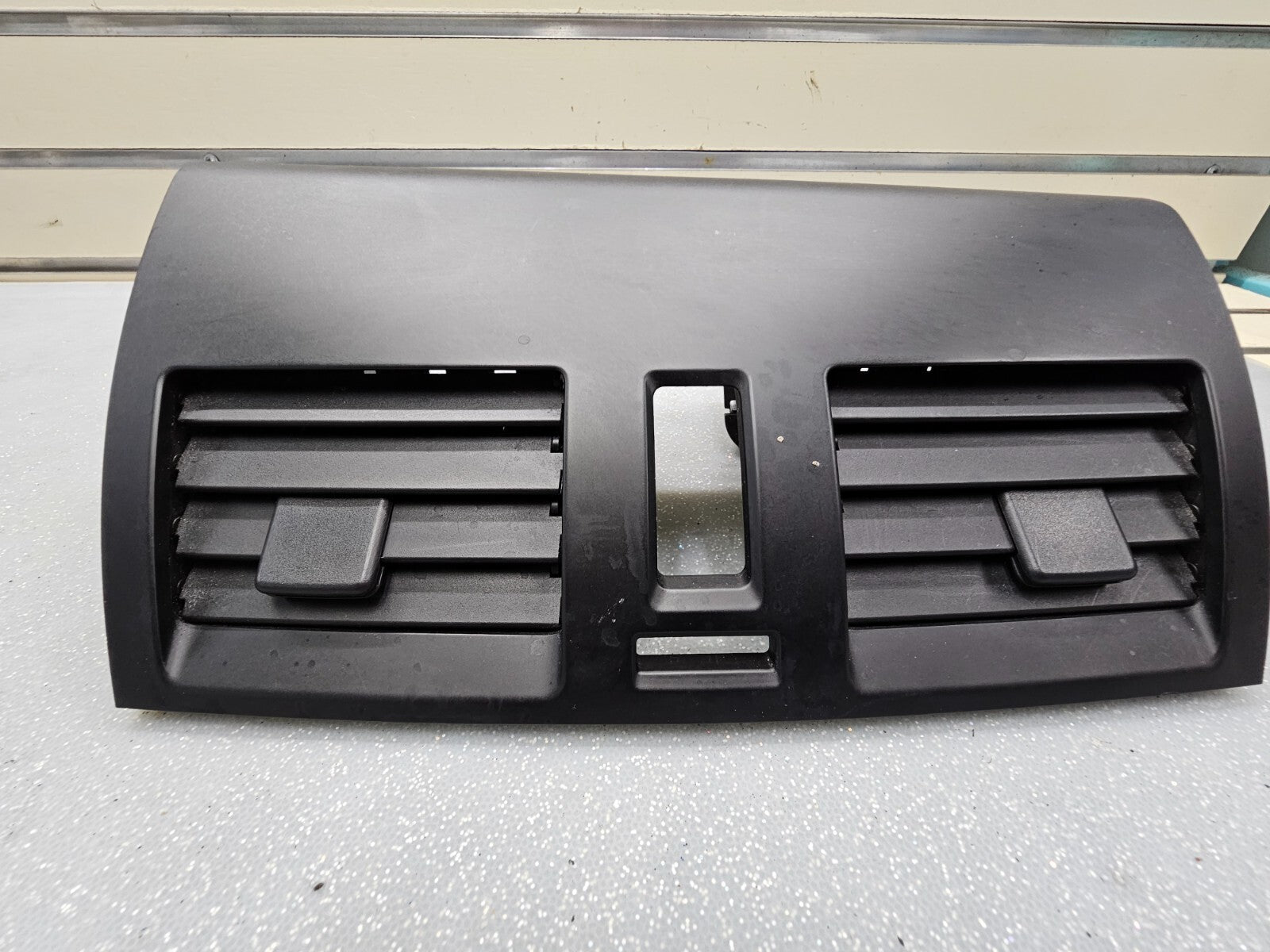 10-13 MAZDA 3 CENTER DASH AIR VENT BEZEL A/C HEATER TEMPERATURE TRIM PANEL BLACK