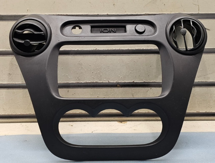 🔥03-07 Saturn Ion Dash Radio Stereo Display AC Climate Control Bezel BLACK