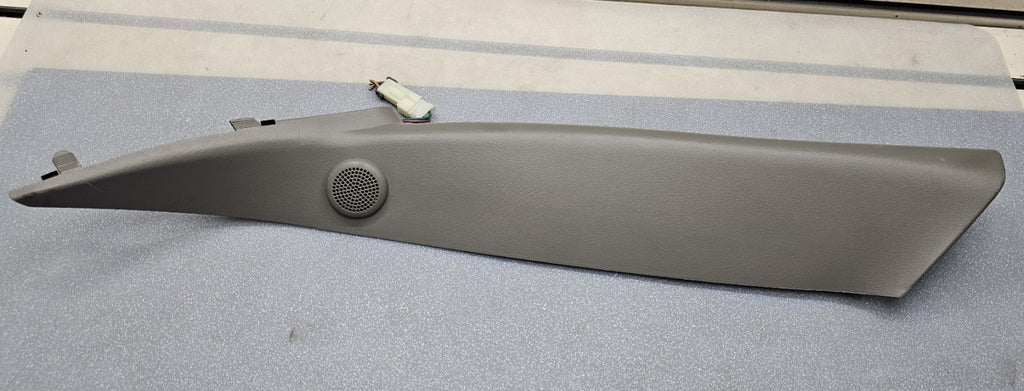99-06 SILVERADO SIERRA Molding A PILLAR Trim LEFT Driver Speak Light GRAY p3