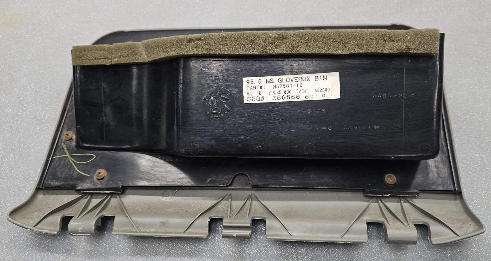 🔥96-00 Grand Caravan Dash Glove Box Storage Compartment Assembly Panel Gray