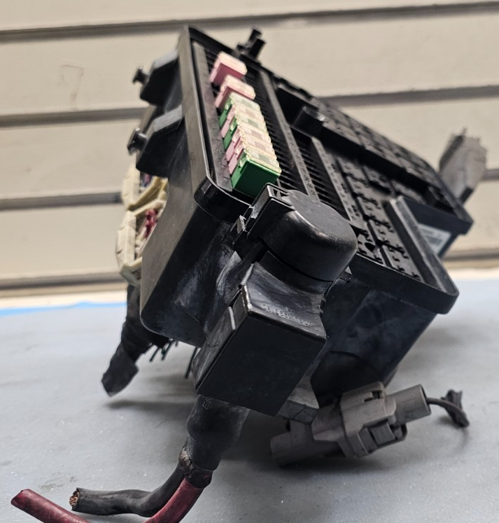 🔥02-05 Dodge Ram Engine TIPM Fuse Box Junction Body Control Distribution Module