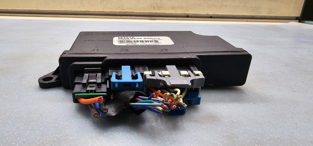 🔥04-05 DEVILLE SEVIILE POWER WINDOW REAR VIEW MIRROR DOOR LOCK CONTROL MODULE
