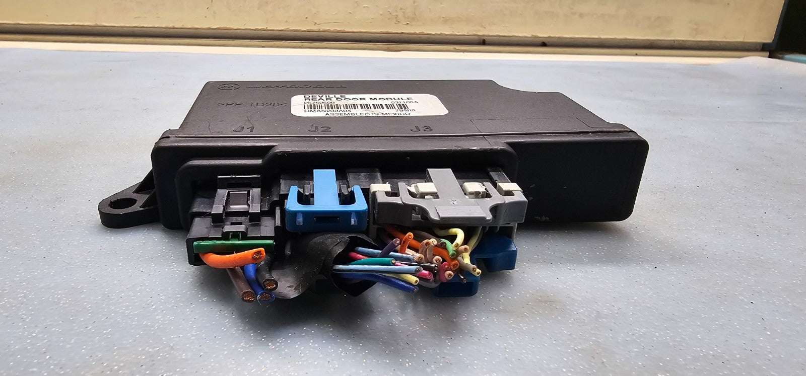🔥04-05 DEVILLE SEVIILE POWER WINDOW REAR VIEW MIRROR DOOR LOCK CONTROL MODULE