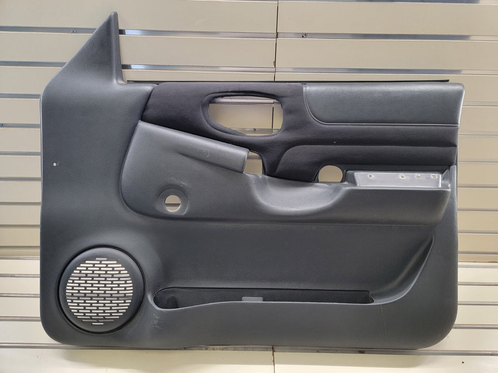 98-04 Chevy Blazer Jimmy S-10 GMC Sonoma Front Door Panel manual right BLACK