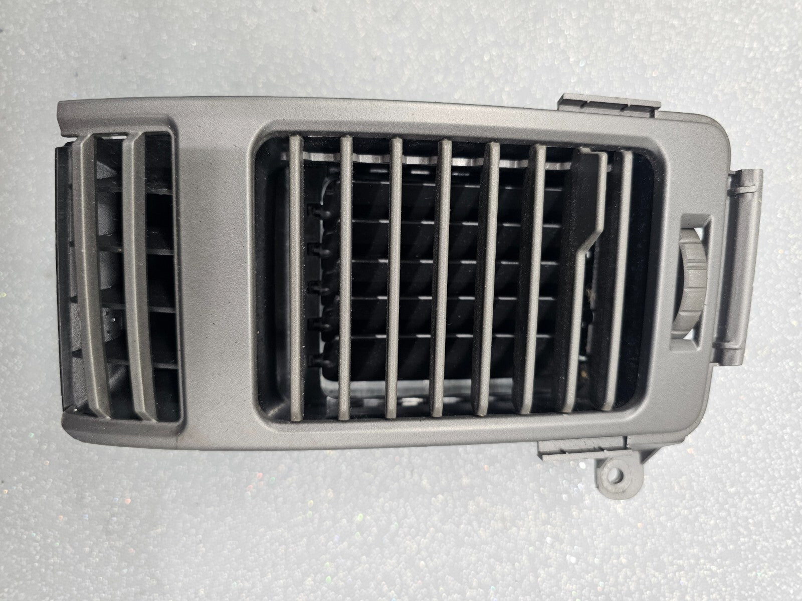 🔥05-15 NISSAN TITAN ARMADA QX56 DASH FRONT CENTER LEFT AIR VENT HEATER TRIM