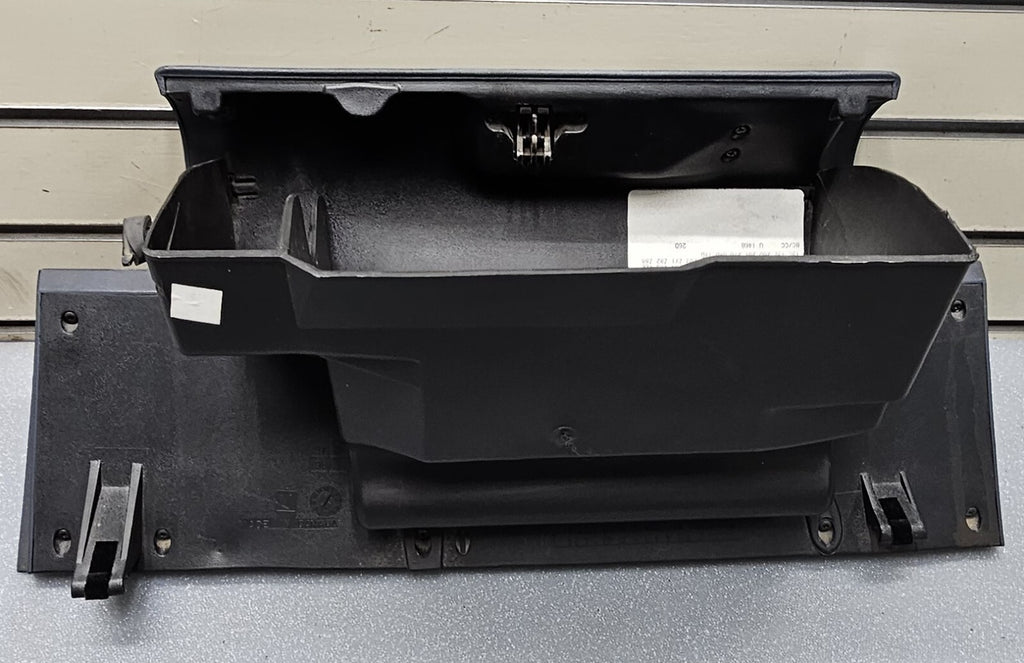 95-99 CHEVY GMC TRUCK SILVERADOC/K Glove Box Storage Compartment Assembly BLUEG2