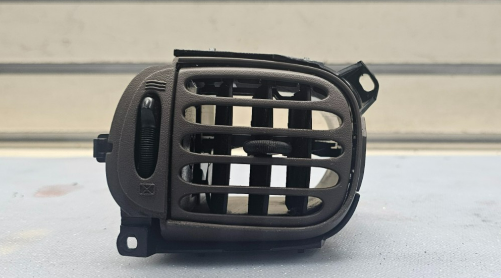 97-03 Ford F150 Expedition Center Dash Left Driver AC A/C Air Vent Heater BLACK