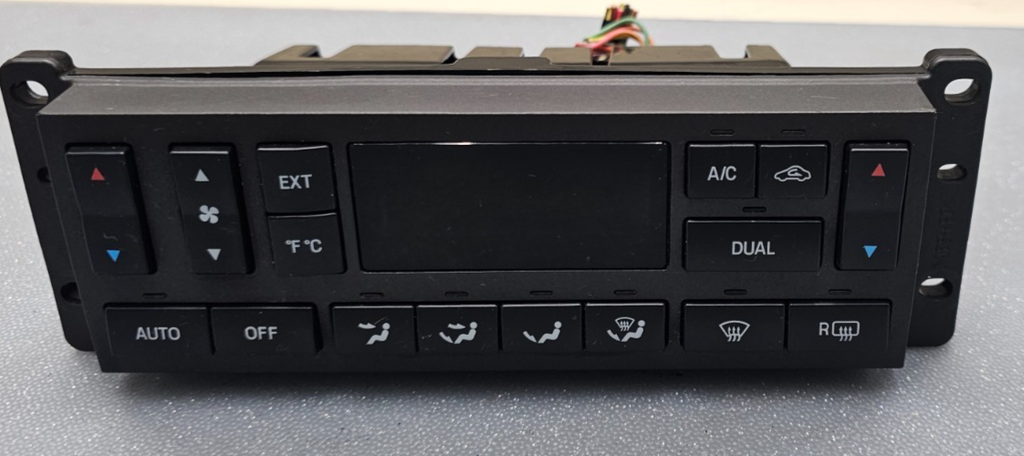🔥05-06 Ford Expedition Dash A/C Heater Temperature Climate Control Digital