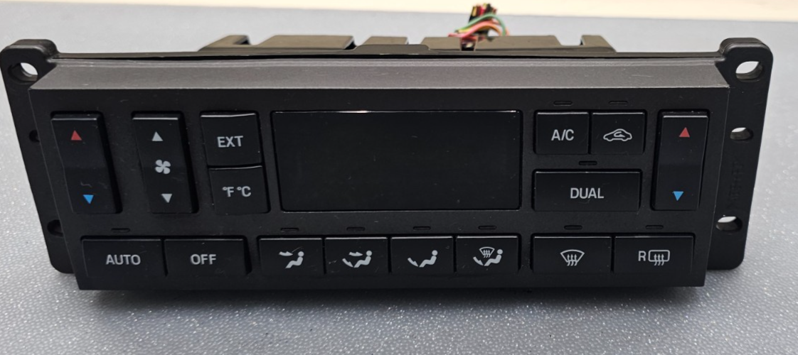 🔥05-06 Ford Expedition Dash A/C Heater Temperature Climate Control Digital
