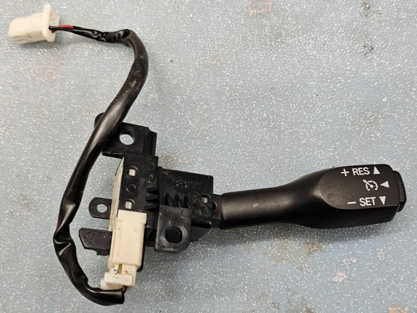 🔥04-22 RAV4 Prius Corolla 4Runner Steering Wheel Cruise Control Switch Black
