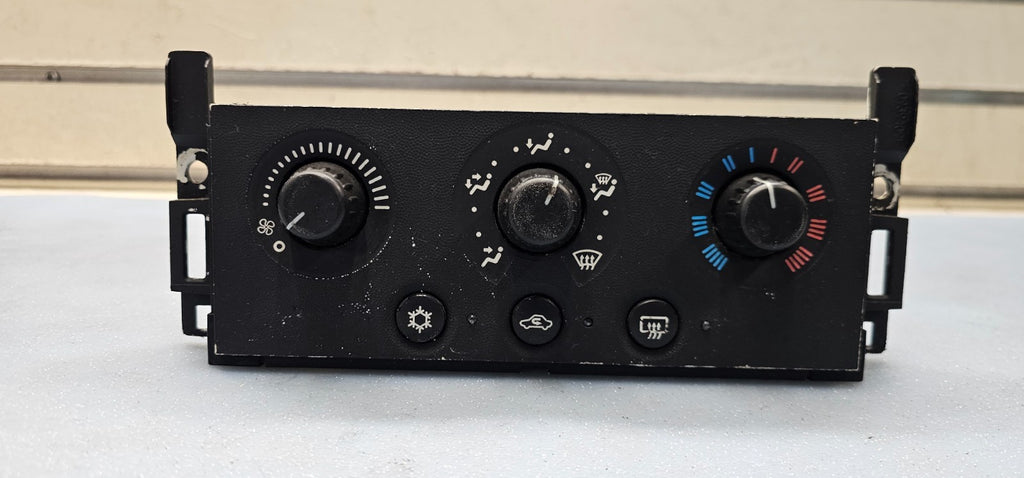 04-08 Grand Prix Dash AC A/C HVAC Heater Climate Control Panel Temperature Black