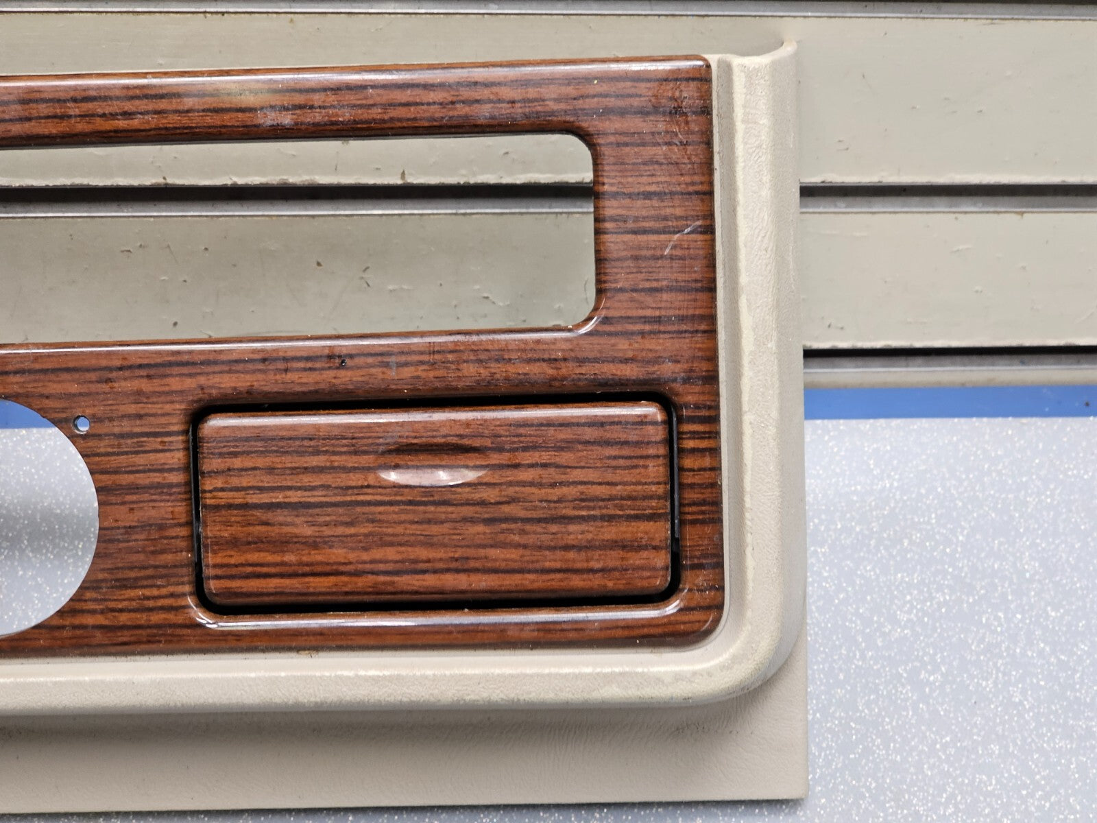 🔥03-06 Escalade Dash AM FM Radio Bezel Trim Instrument Panel Assembly woodgrain