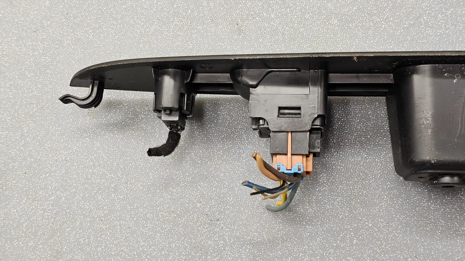 07-09 Aura Front Right Passenger Window Door Control Switch Lock Assembly Black