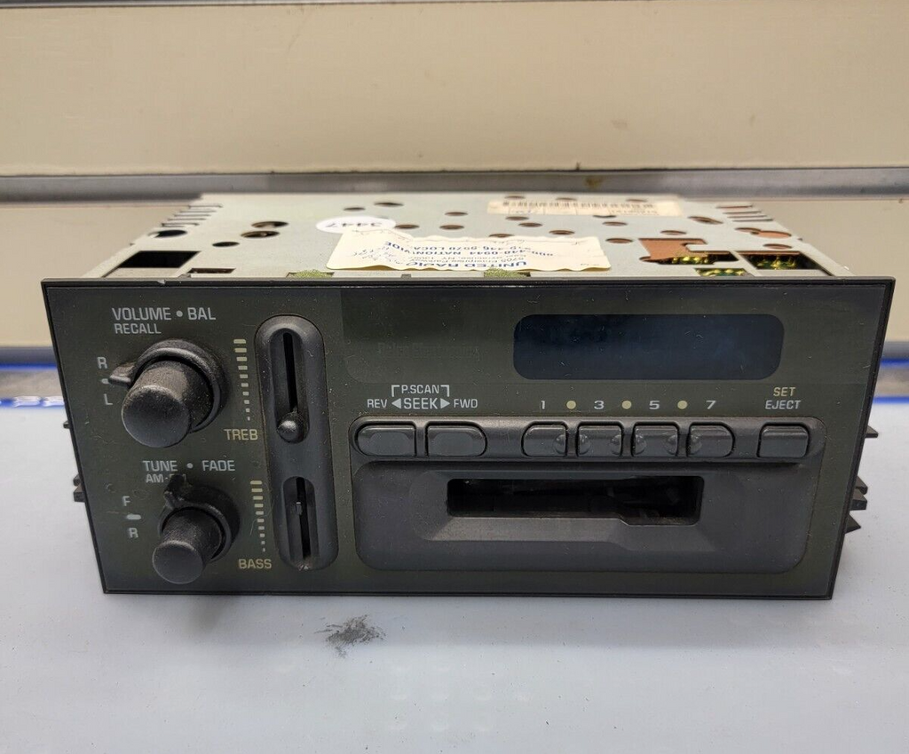 95-02 Chevy Tahoe Silverado GMC Sierra Yukon AM/FM/Cass Tape Radio Mint Receiver