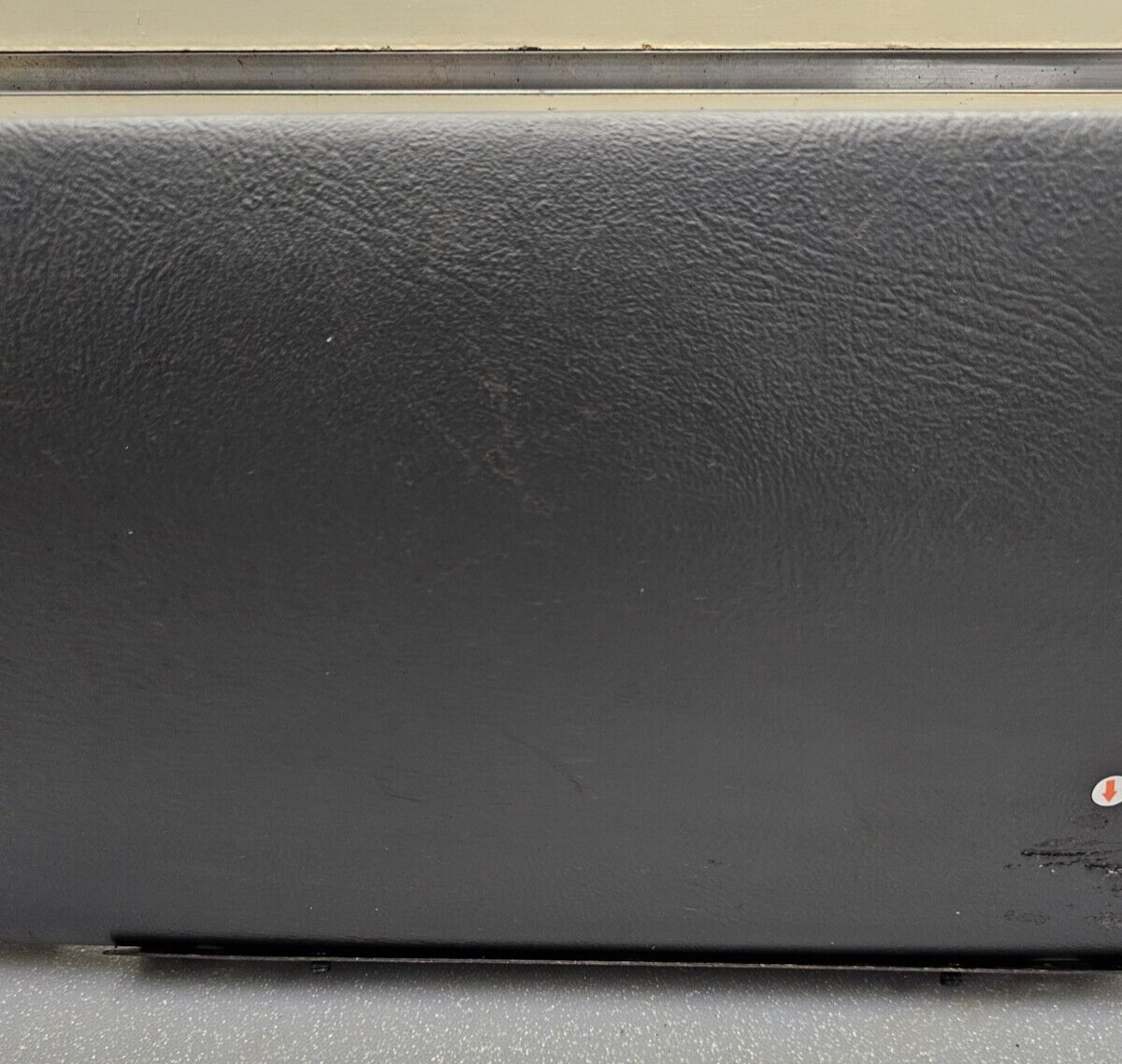 99-06 SILVERADO SIERRA Dash GLOVE BOX Storage Compartment Assembly Black G3