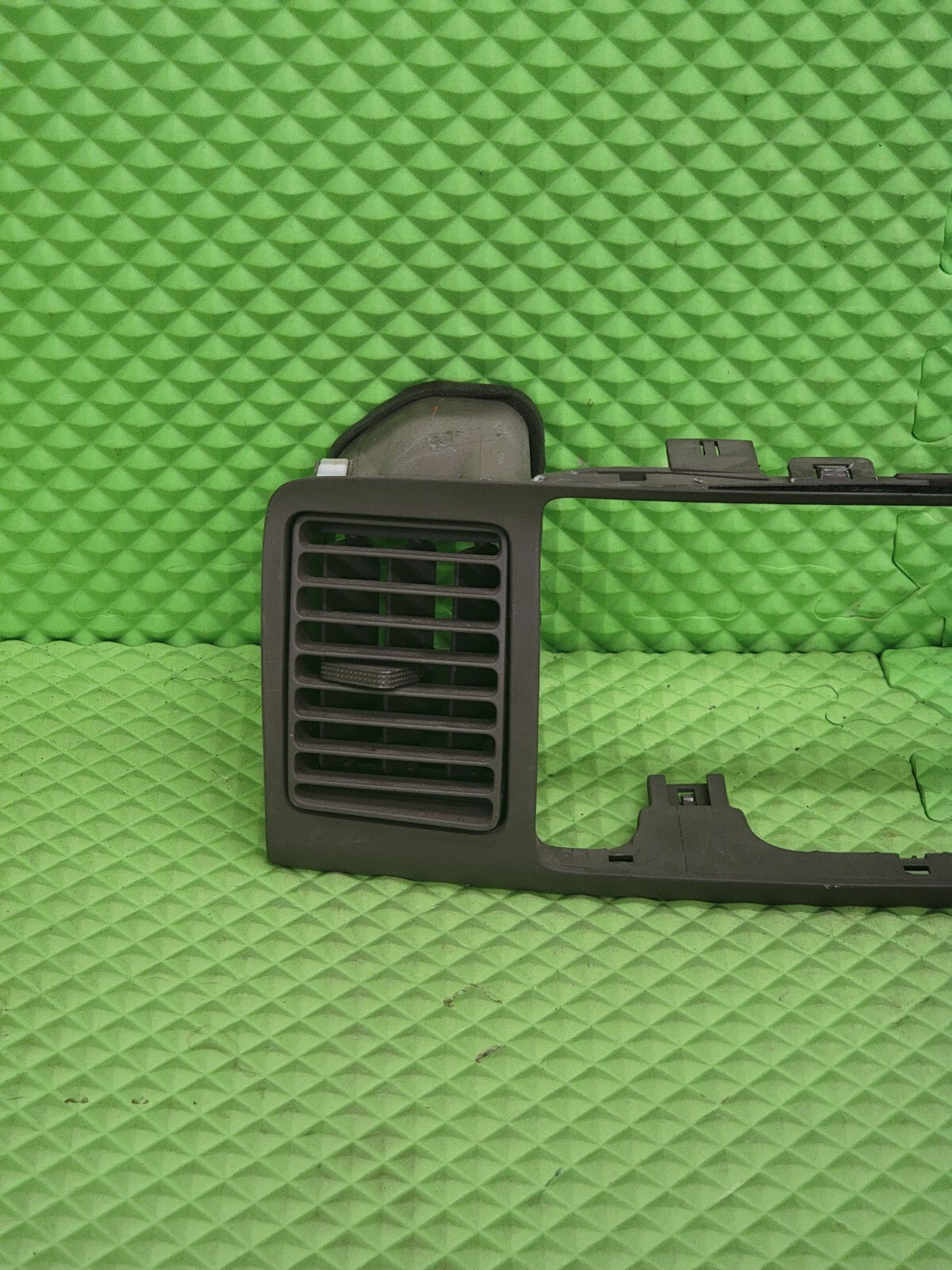 🔥03-08 TOYOTA COROLLA CENTER DASH RADIO BEZEL AIR AC VENT GRILL OEM TAN B28