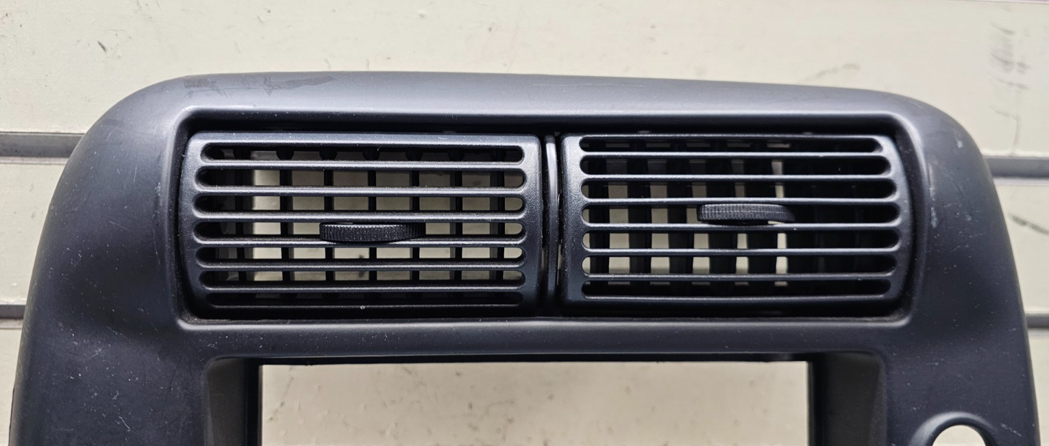95-10 Ranger Explorer Center Dash Radio Stereo Display Bezel Trim Panel BLACK B2