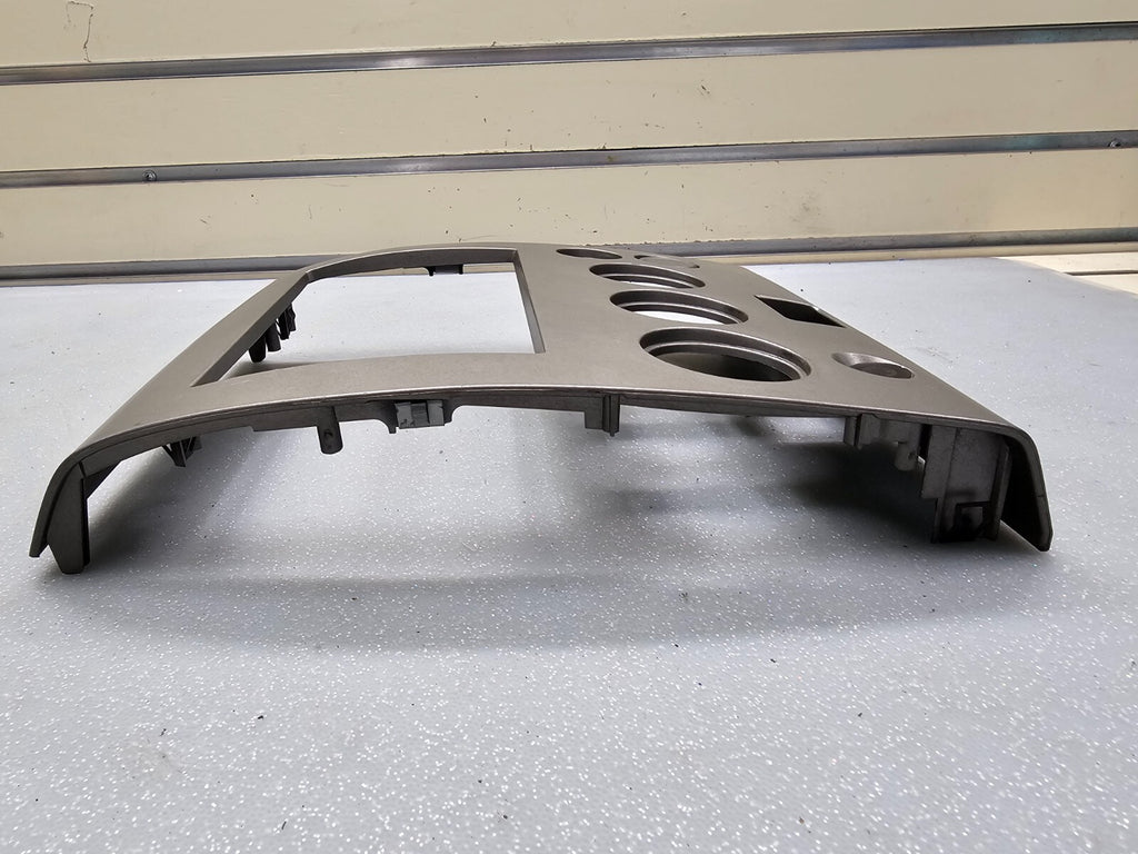 🔥04-07 NISSAN ARMADA STEREO RADIO DASH SURROUND PANEL TRIM BEZEL GREY