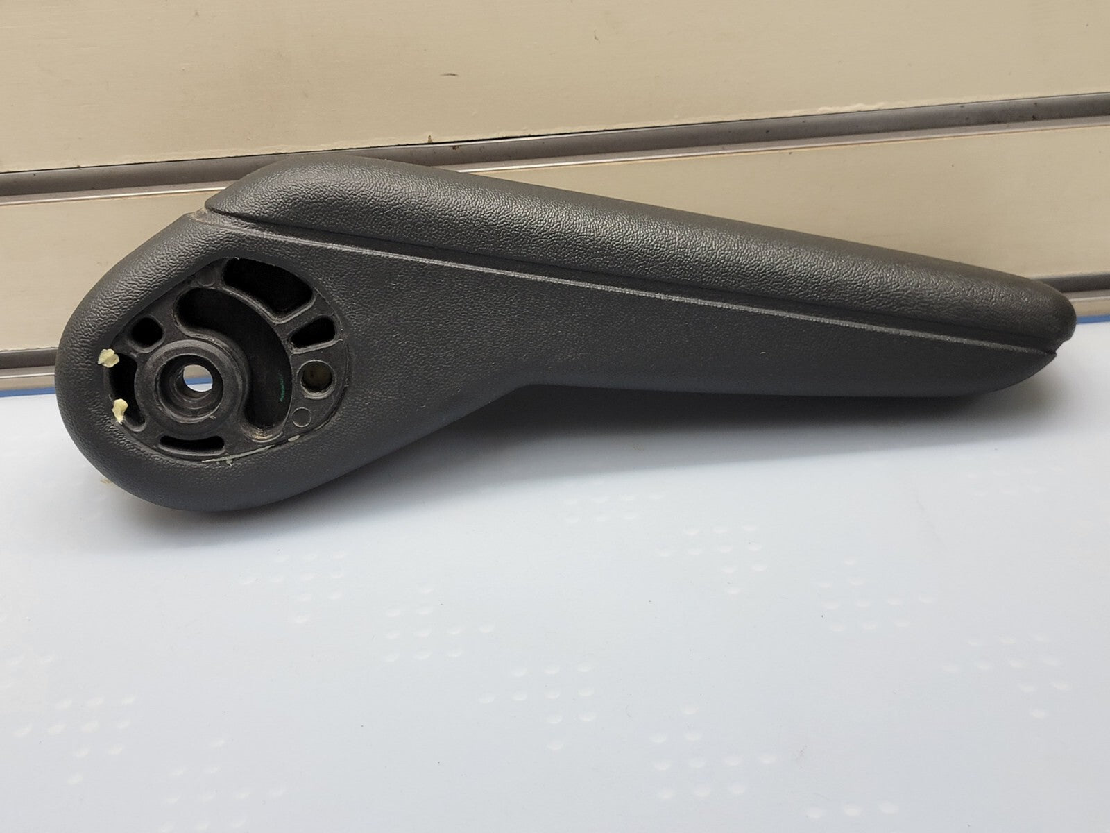 08-11 CARAVAN TOWN & COUNTRY RIGHT PASSENGER SIDE FRONT SEAT ARMREST GRAY