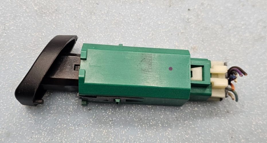 🔥00-05 Impala Monte Carlo Hazard Switch Flasher Warning Emergency Light Button