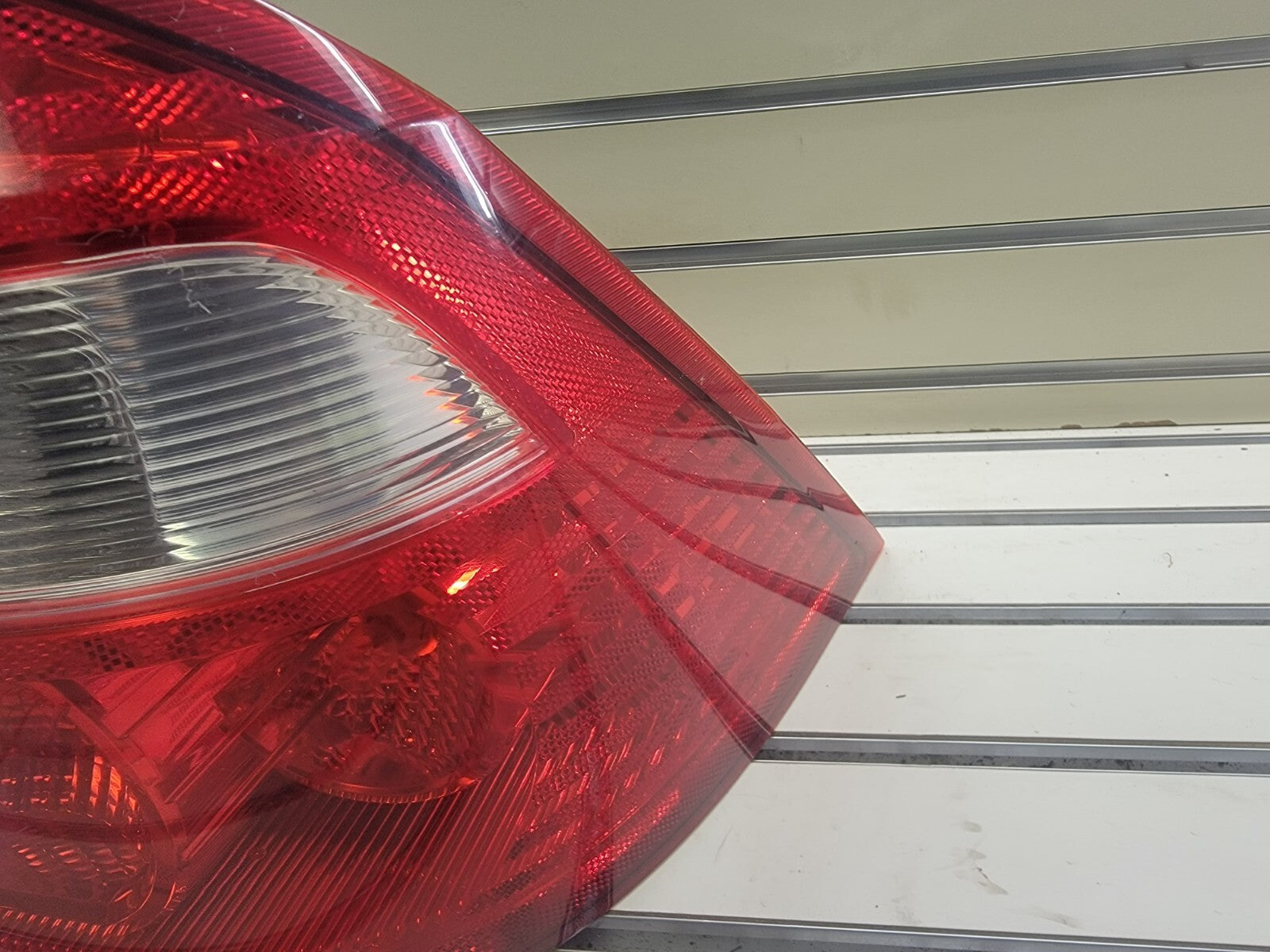 🔥2005-2007 Ford Five Hundred Passenger Side right Tail Light tailight